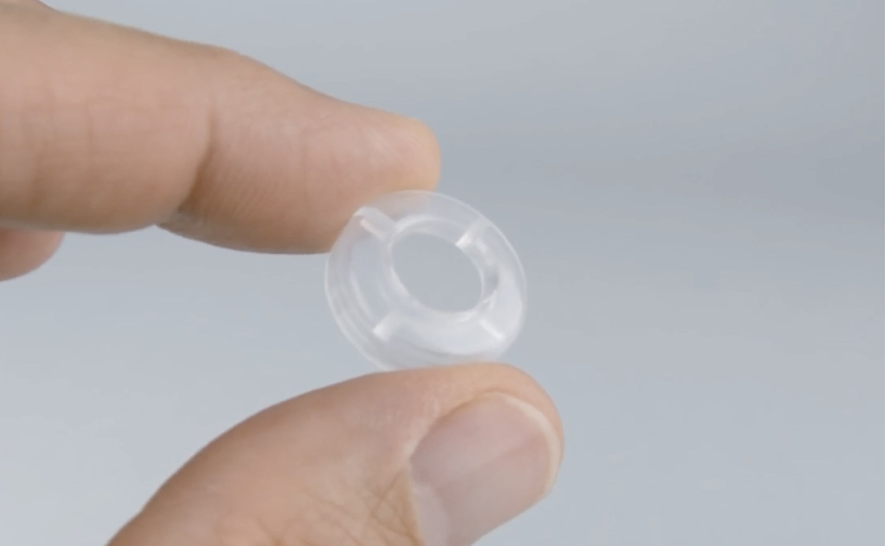 Load video: Put the comfort ring in place